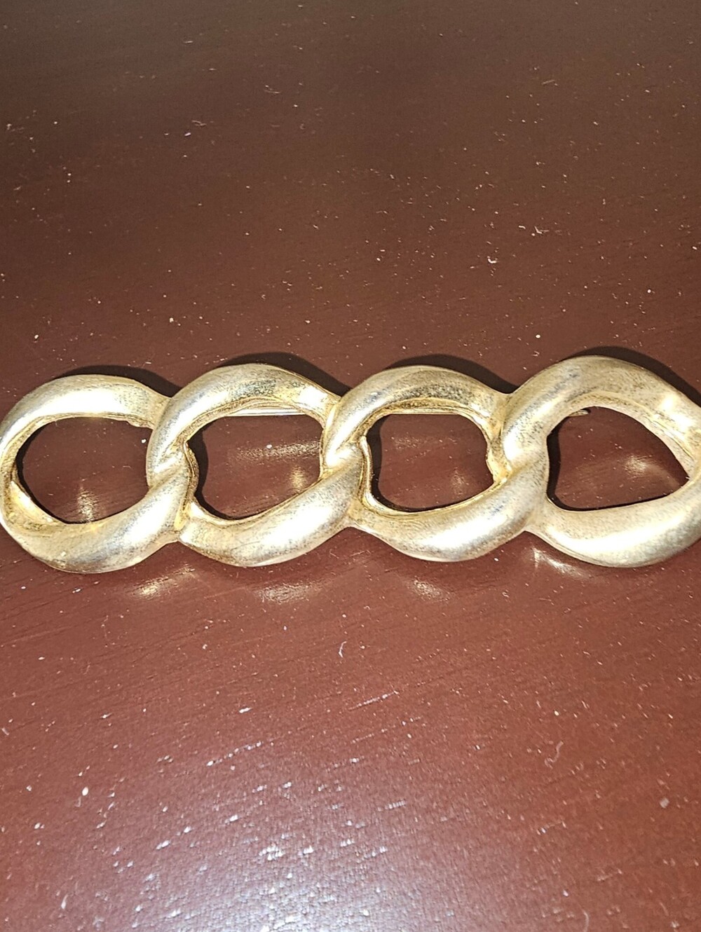 Gold Tone Linked Ring Scarf Clip